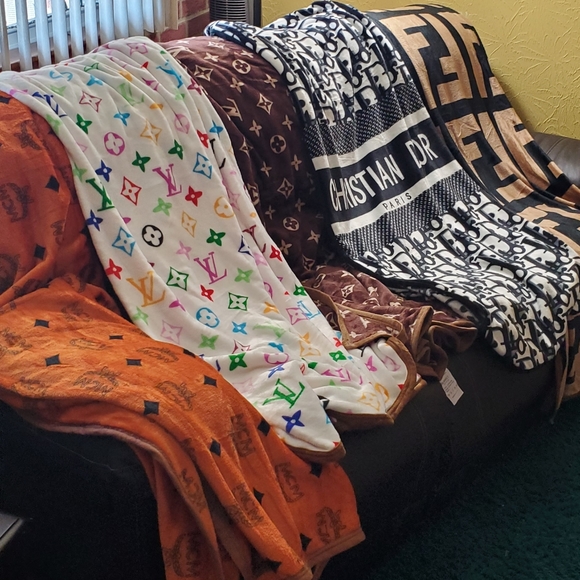 Cheryl's Boutique Other - Blankets - PLUSH - Large to Queen - NWT - $65